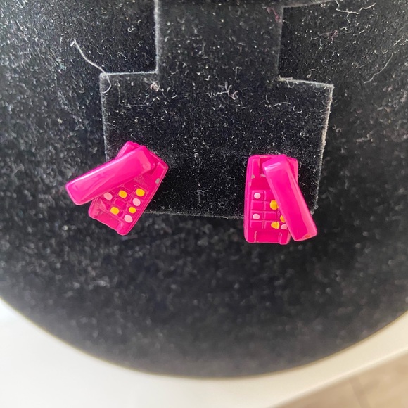 🩷 Barbie is Calling! Hot pink novelty earrings 👠 - Picture 3 of 5